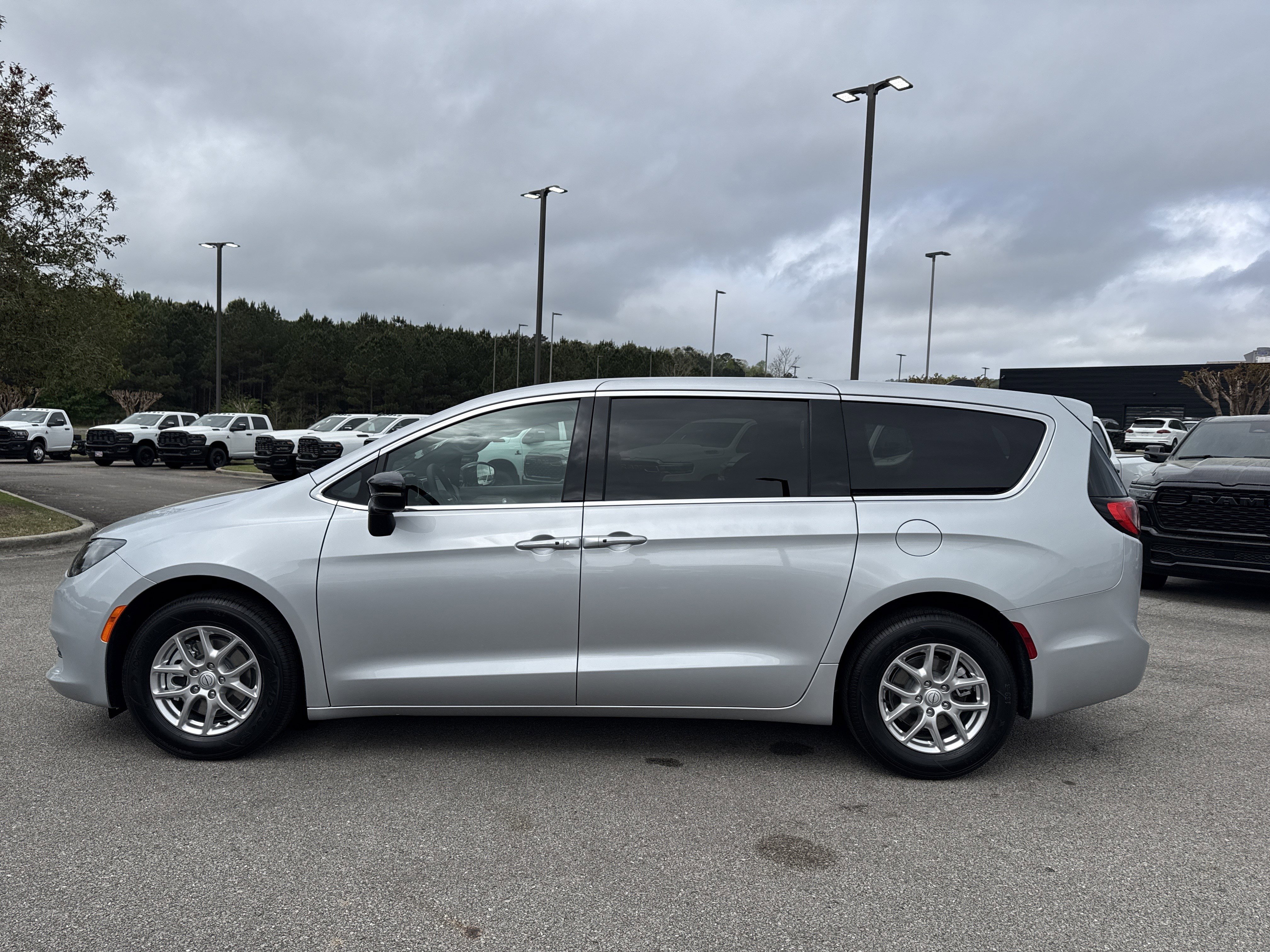 New 2026 Silver Mist Clear-Coat Exterior Paint Chrysler LX image 4