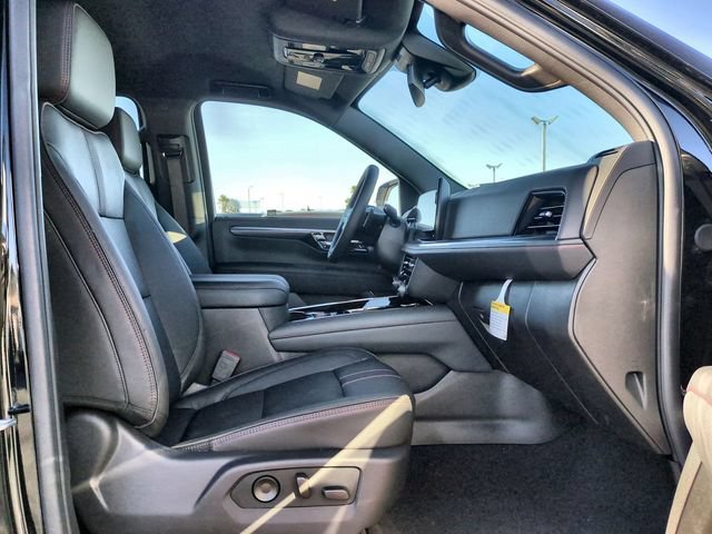 2026 Chevrolet Suburban RST - Photo 32