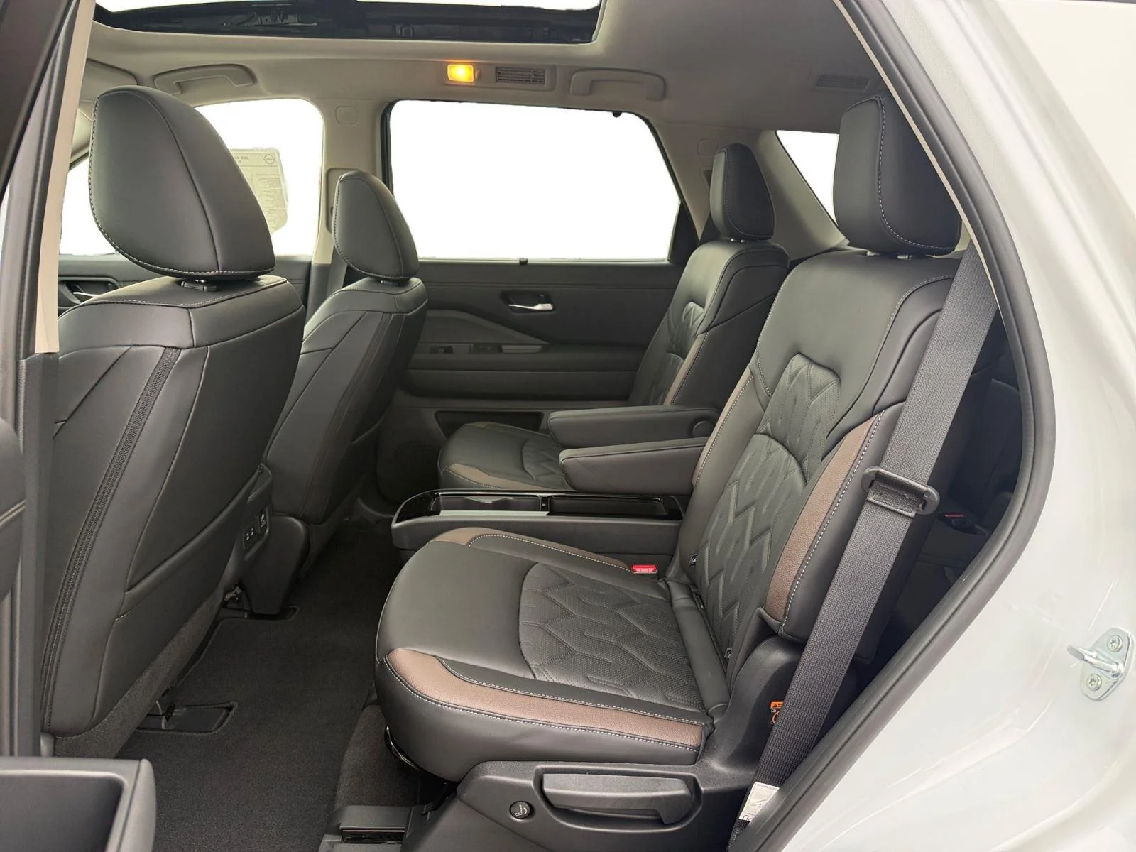 New 2026 Everest White Pearl Tricoat Nissan Platinum image 21
