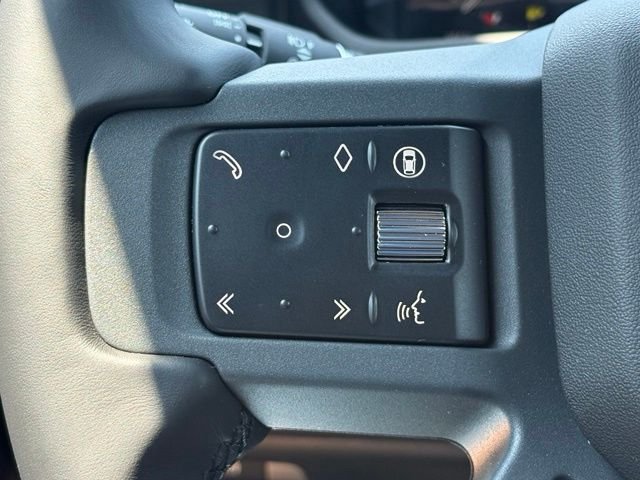 New 2026 Woolstone Green Land Rover X-Dynamic SE image 17