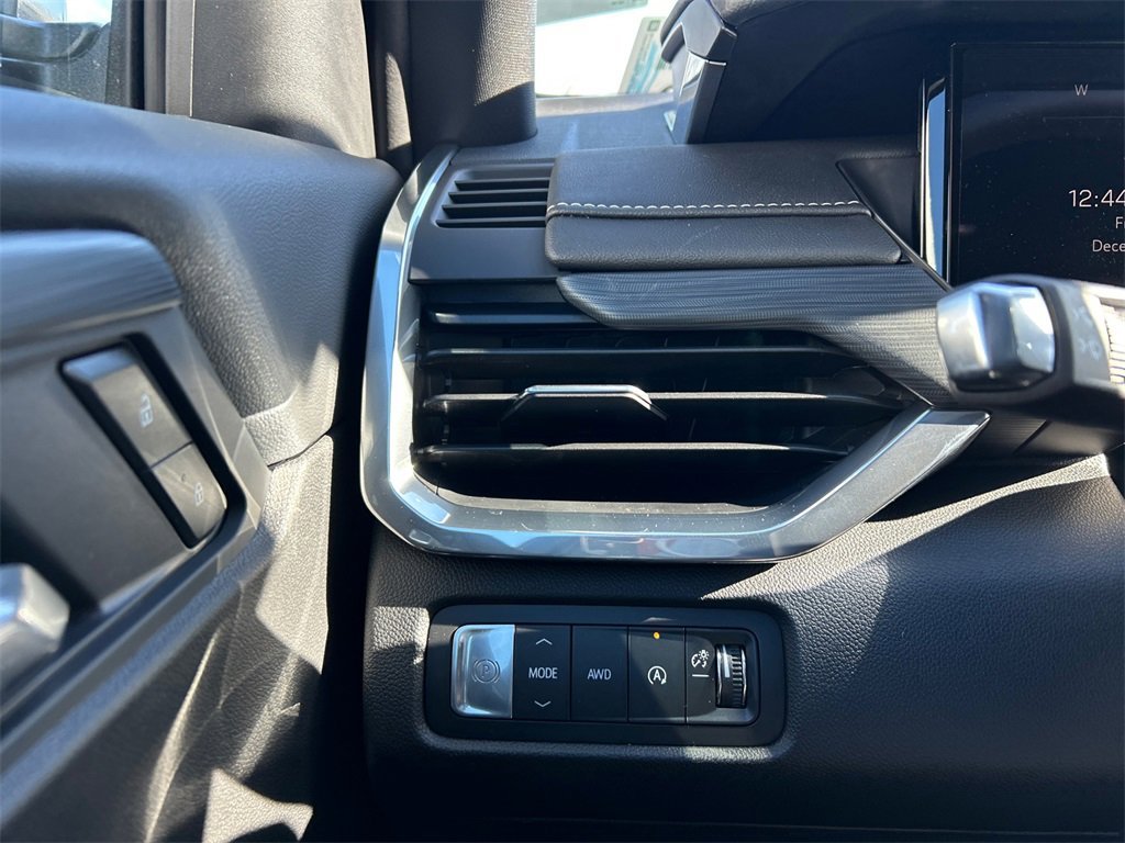 2026 GMC ACADIA - Image 18