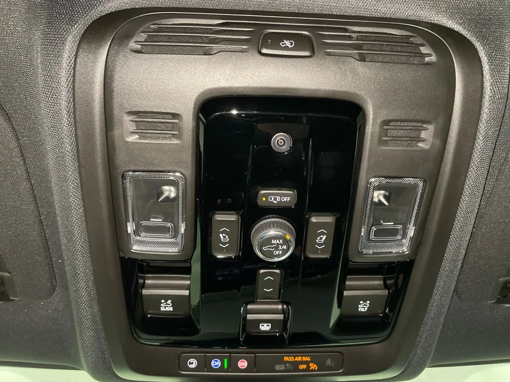 New 2026 Polar White Tricoat Chevrolet Premier image 23