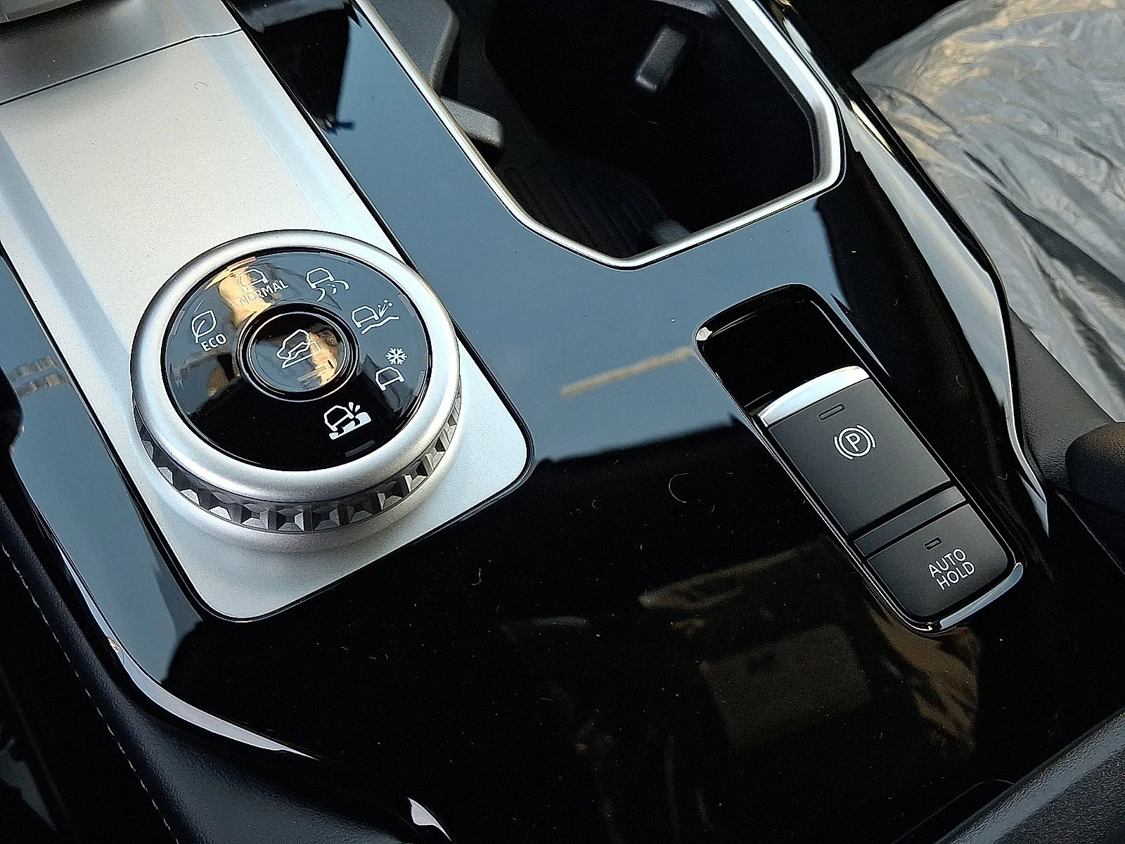 New 2026 Black Mitsubishi LE image 20