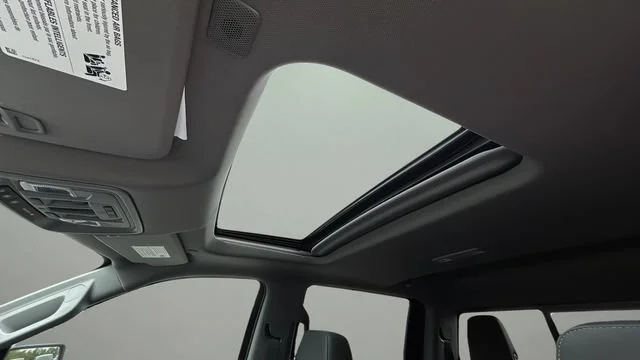 Used 2020 SUMMIT WHITE Chevrolet LTZ image 19