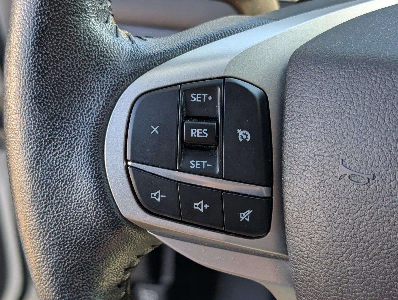 Used 2021 Oxford White Ford XLT image 30