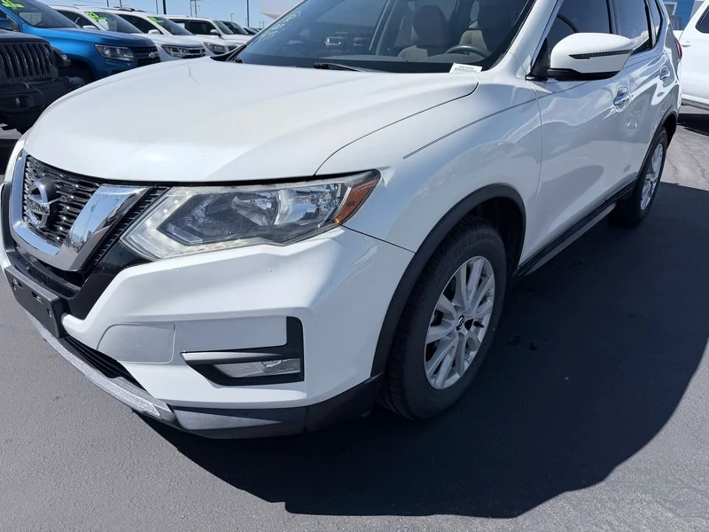 Used 2017 Pearl White Nissan SV image 7