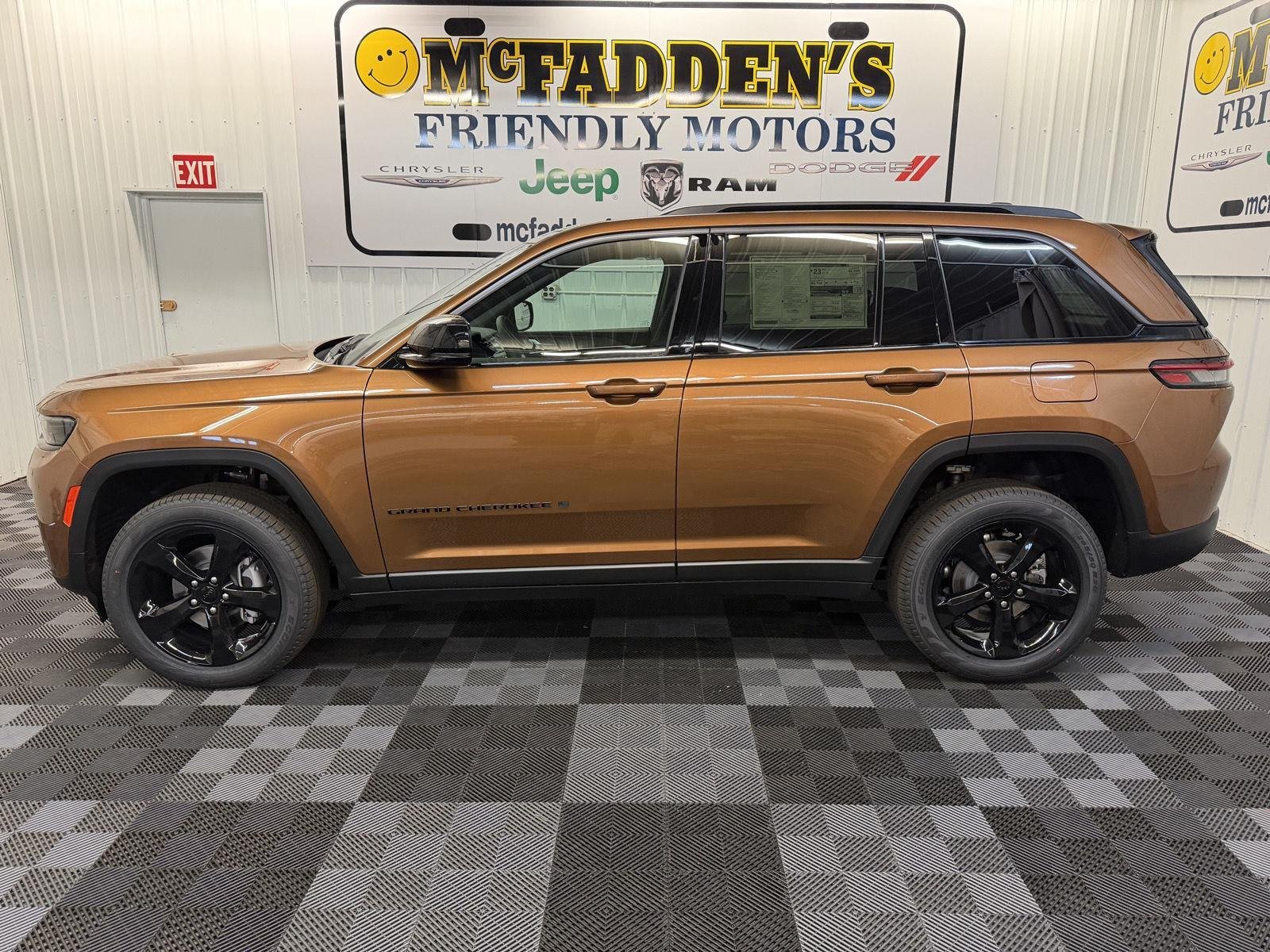 New 2026 Copper Shino Metallic Clear-Coat Exterior Paint Jeep Limited image 6