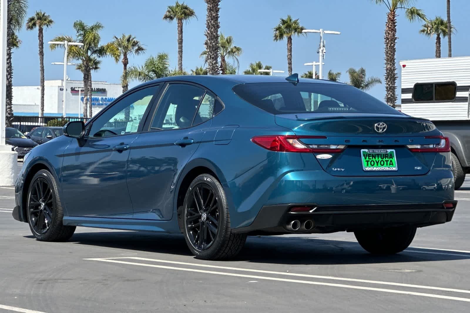 Used 2025 Ocean Gem Toyota SE image 6