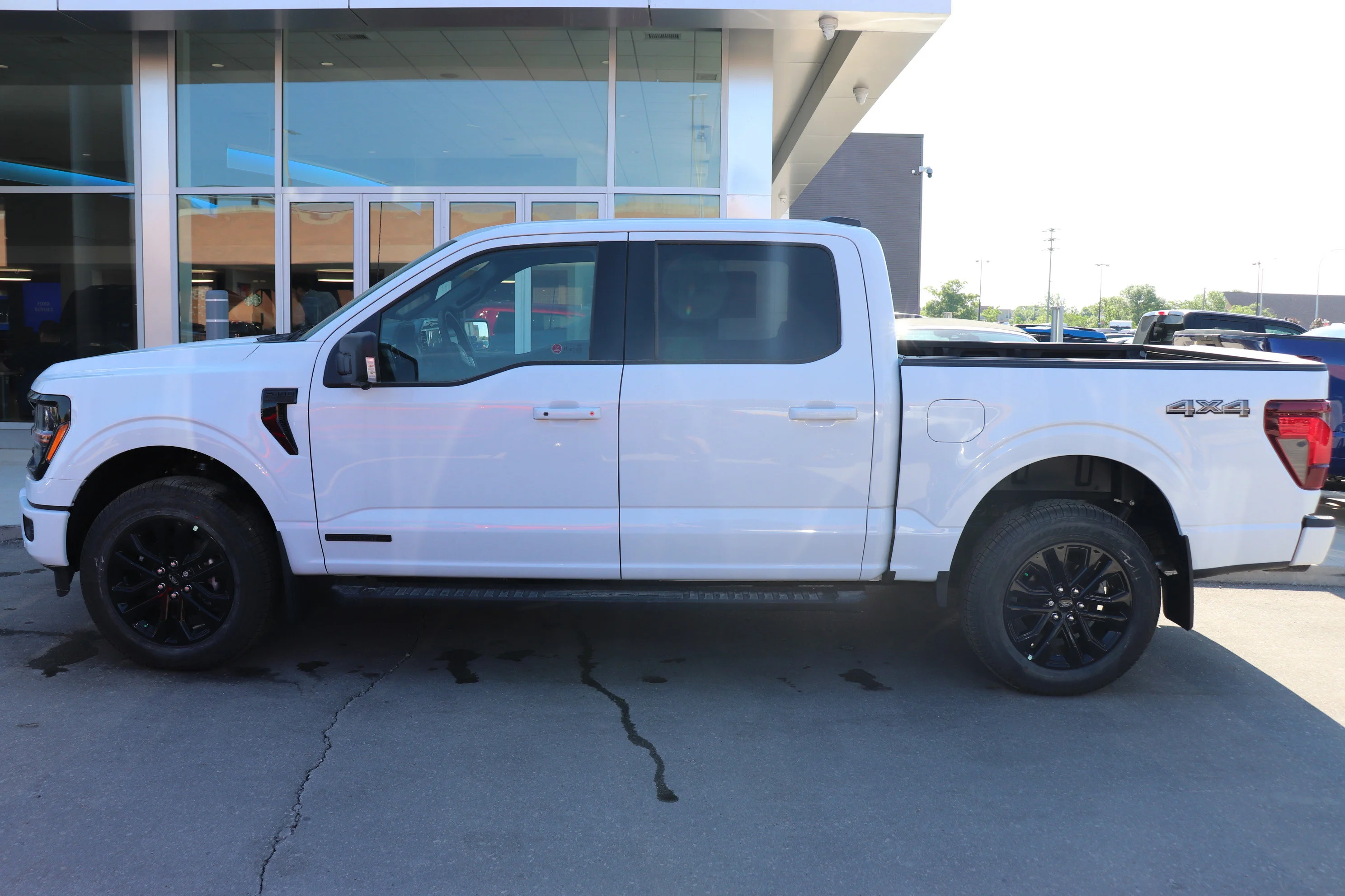 New 2026 OXFORD WHITE Ford XLT image 3