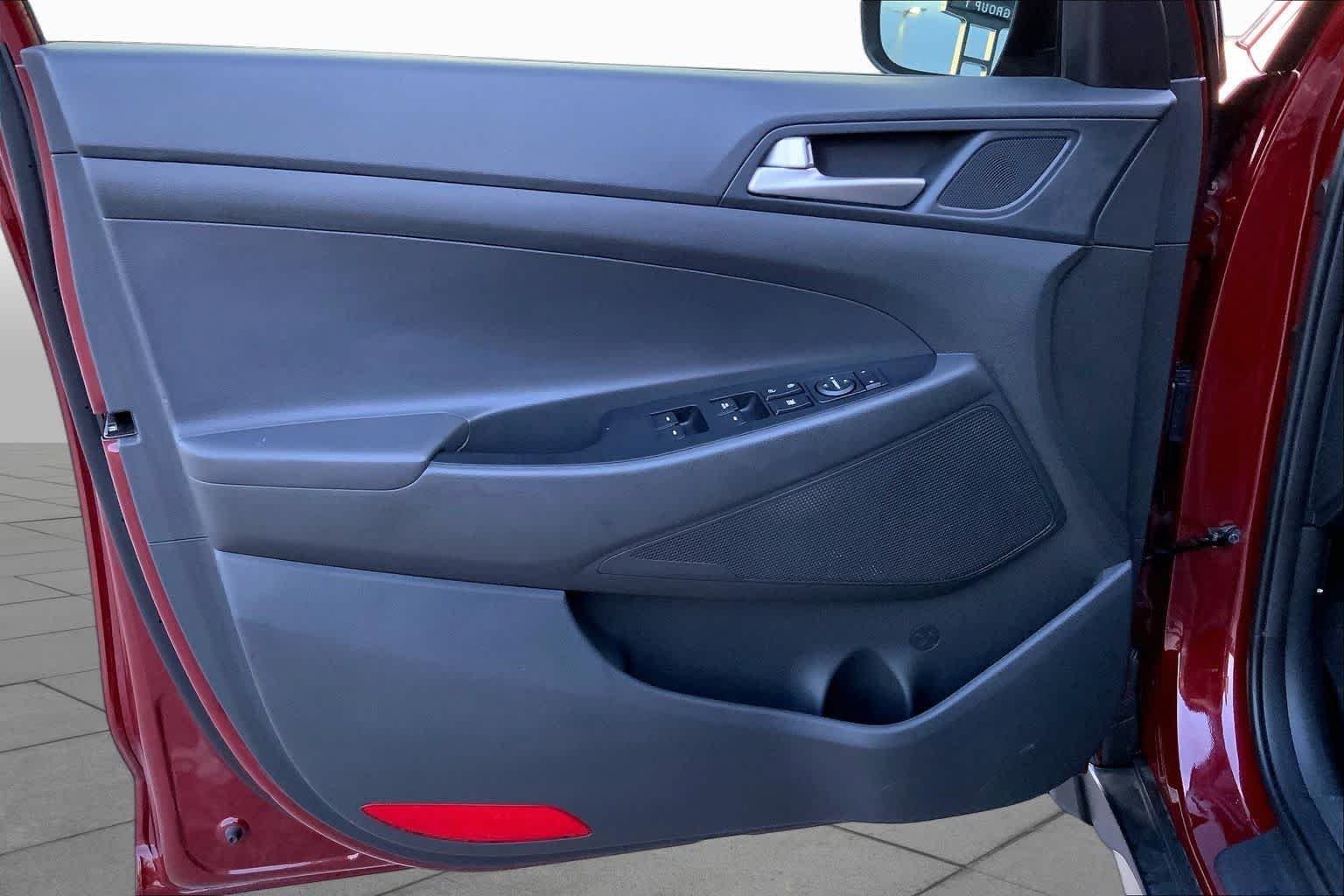 Used 2020 Gemstone Red Hyundai SEL image 19
