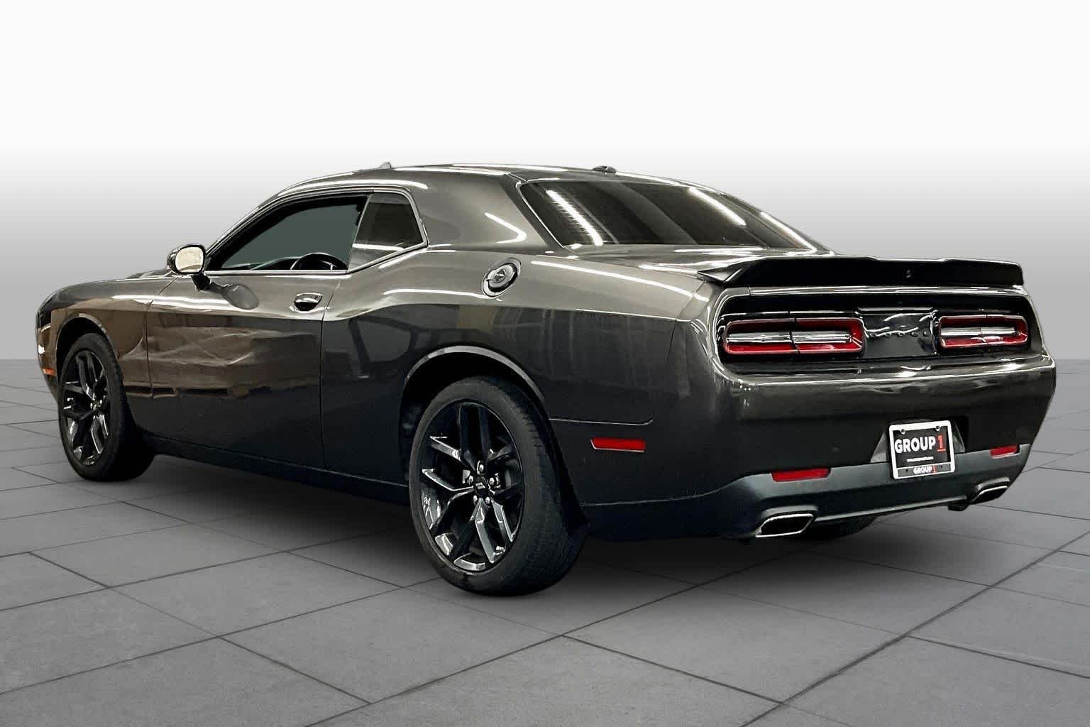 Used 2023 Granite Pearlcoat Dodge SXT image 11