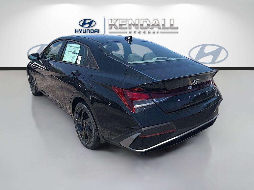 New 2026 Abyss Black Hyundai SEL Sport image 4