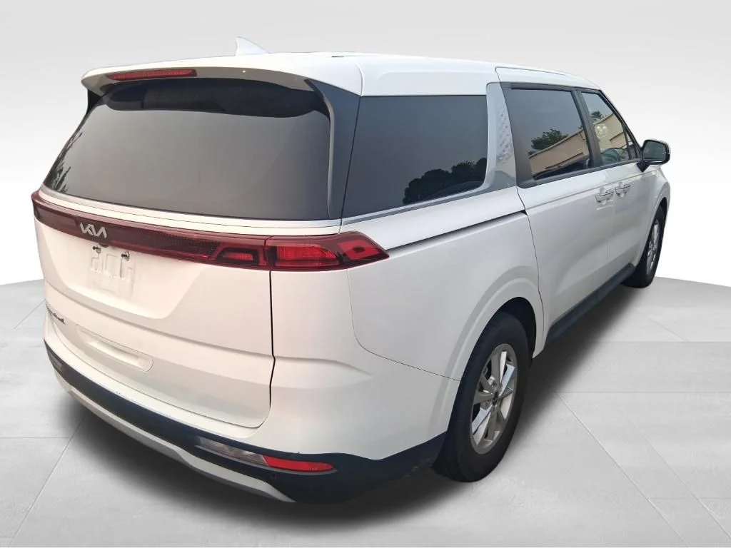 Used 2022 White Kia LXS image 4