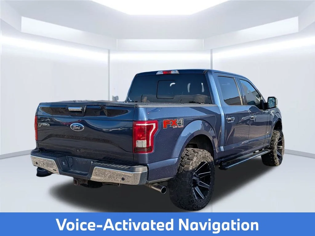 Used 2017 Blue Ford XLT image 3