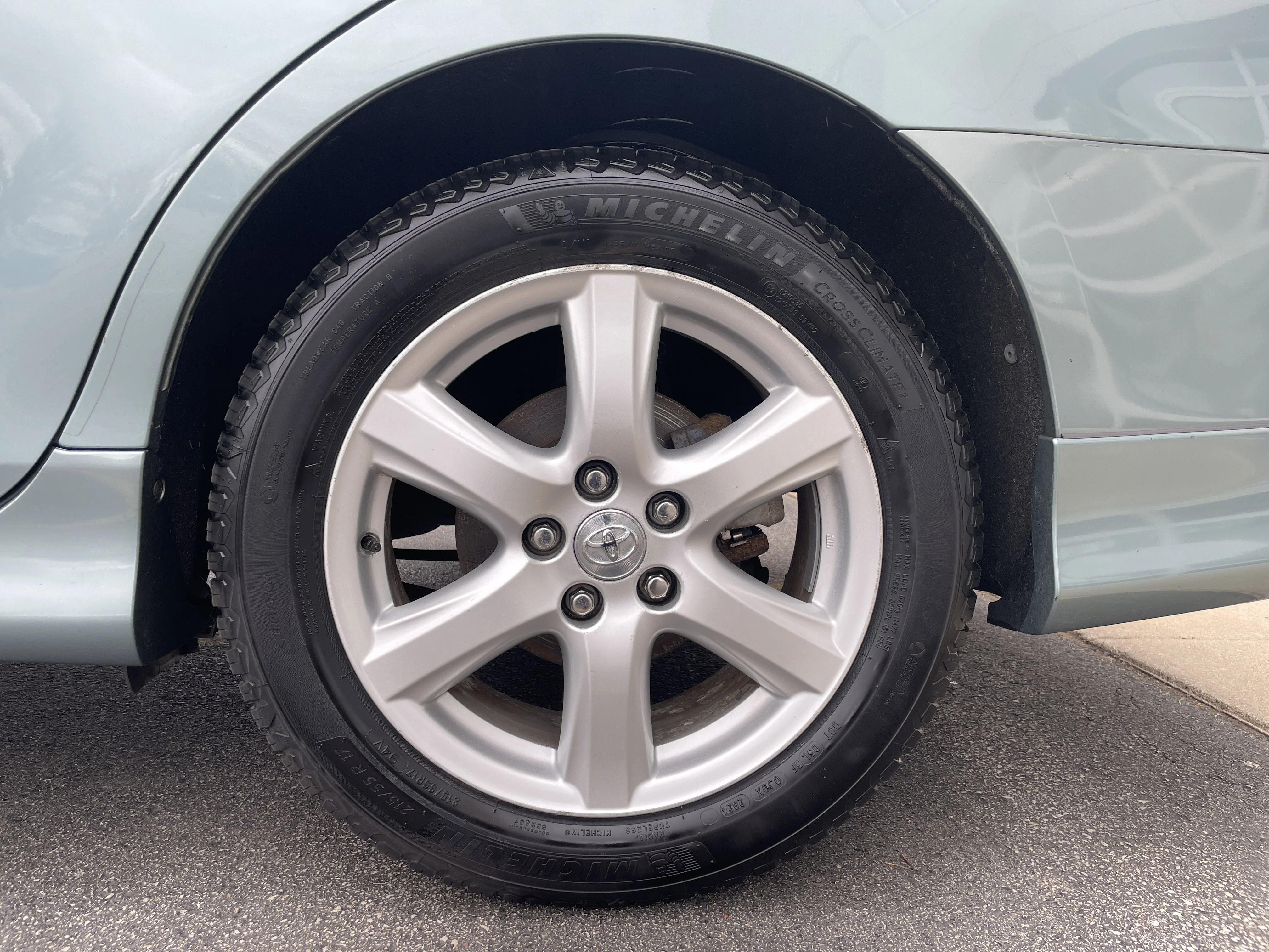 Used 2007 Aloe Green Metallic Toyota SE image 10