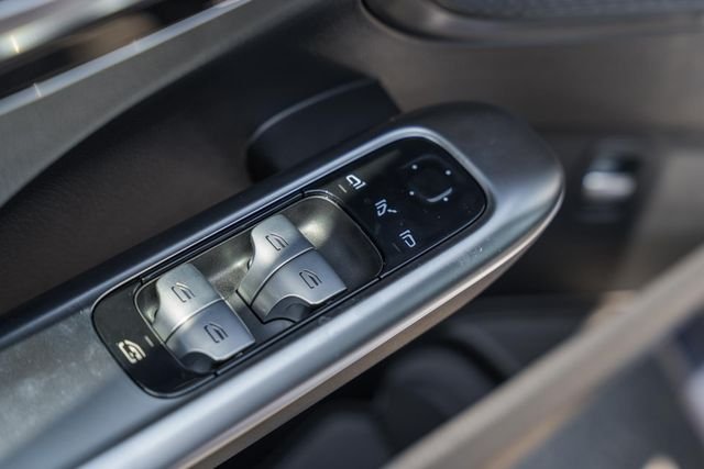 New 2026  Mercedes-Benz C 300 image 39