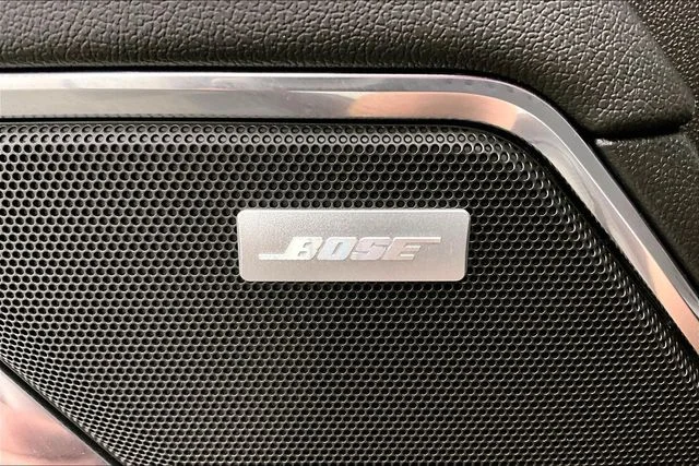 Used 2024 Summit White GMC Elevation image 39