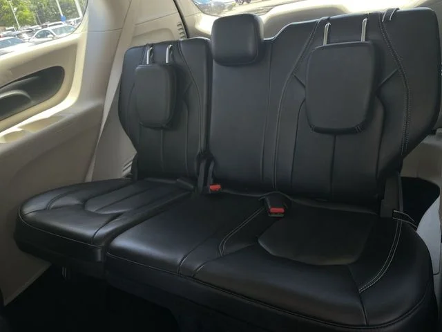 Used 2023 Black Chrysler Touring L image 22