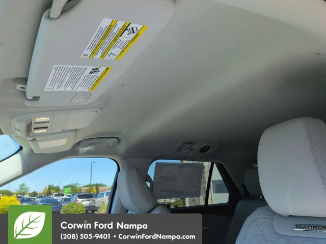New 2026 Star White Metallic Tri-Coat Ford Platinum image 23