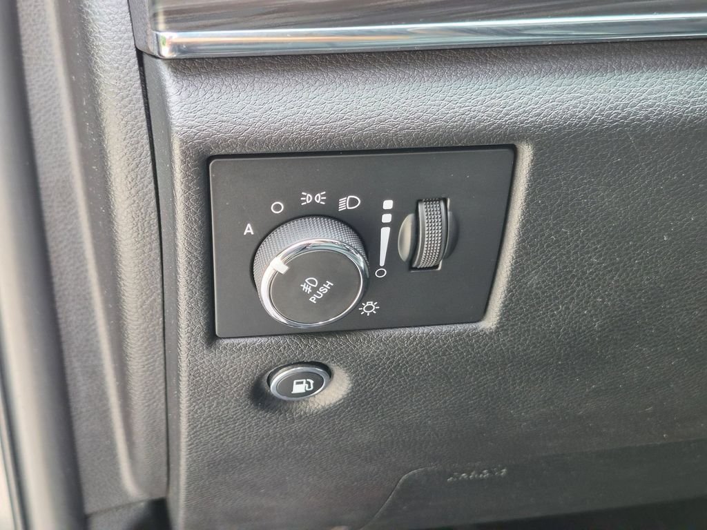 Certified Used 2019 Black Jeep Limited image 16