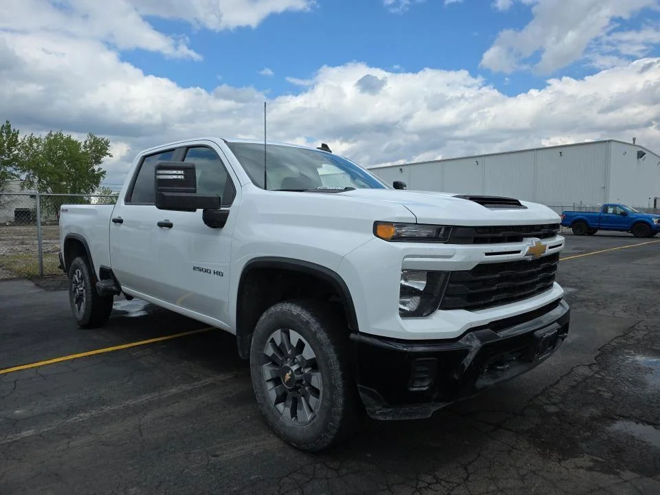 Used 2024 Summit White Chevrolet Custom image 3