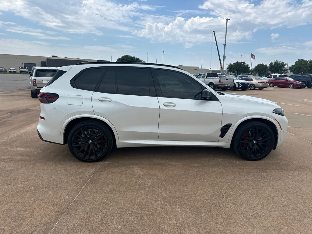 Used 2025 White BMW M60i image 5
