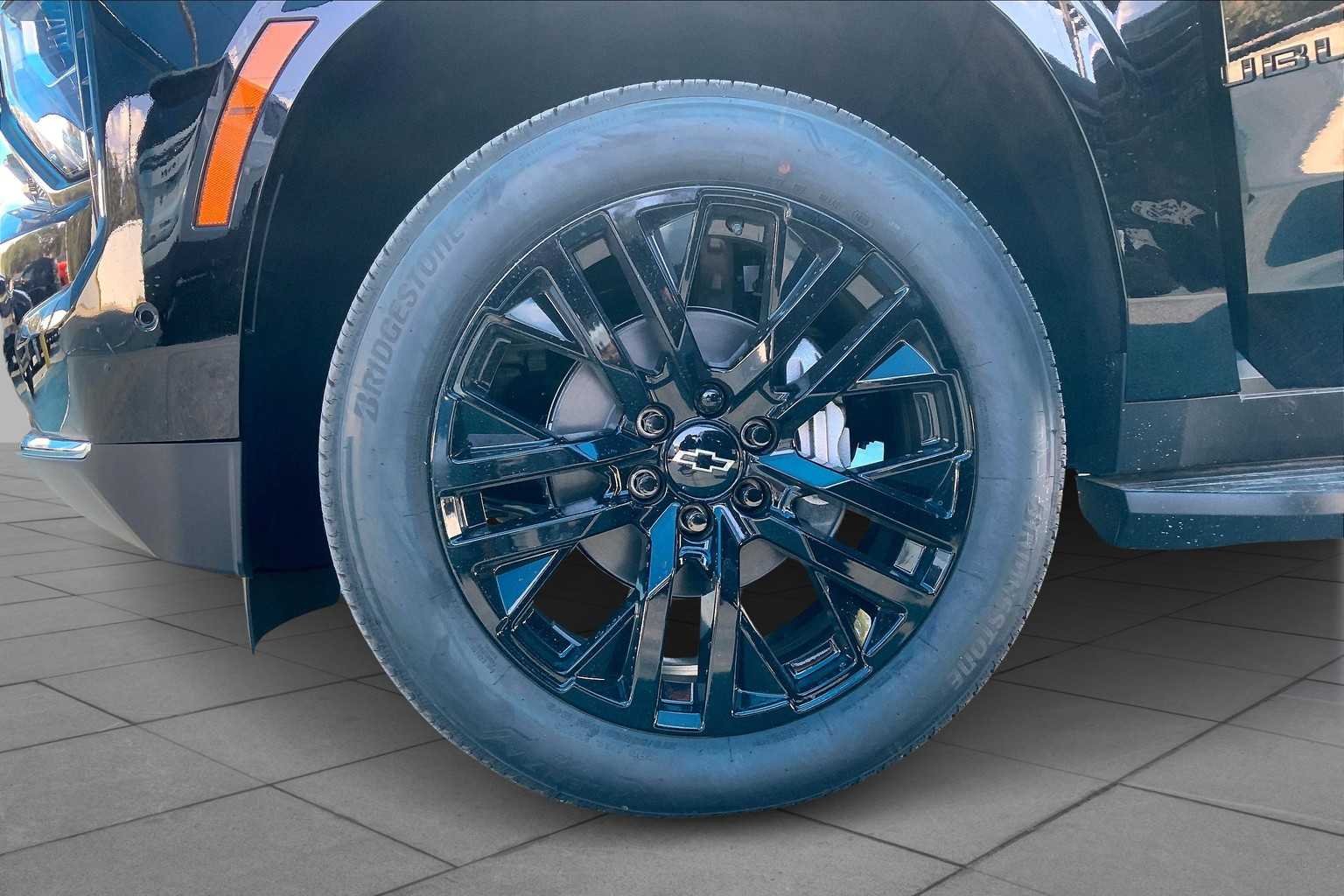 Used 2025 Black Chevrolet Premier image 11