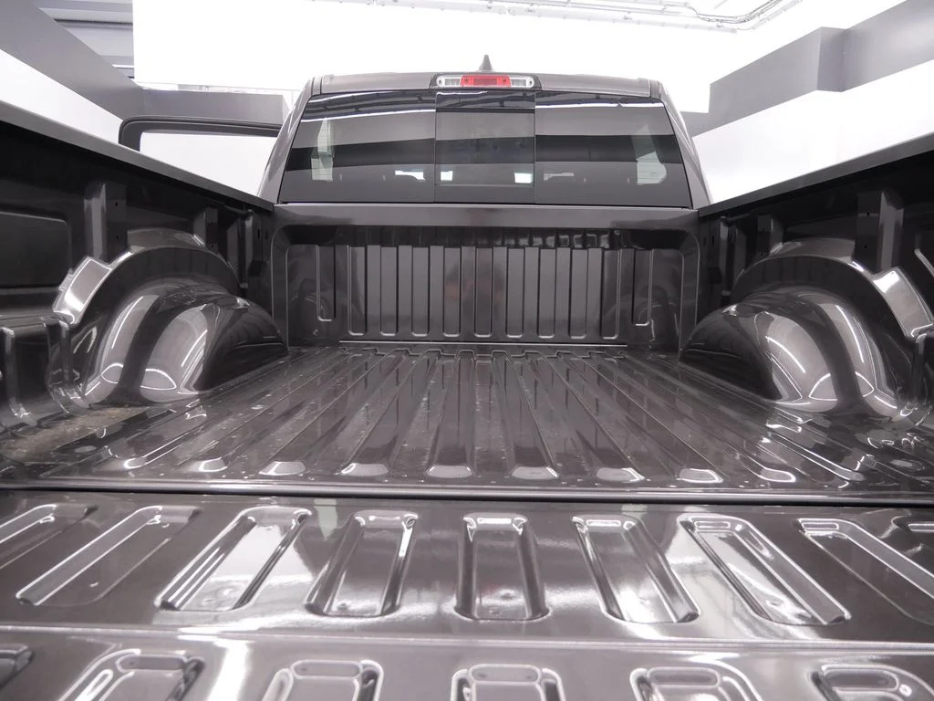 New 2026 Granite Crystal Metallic Clear-Coat Exterior Paint Ram Laramie image 14