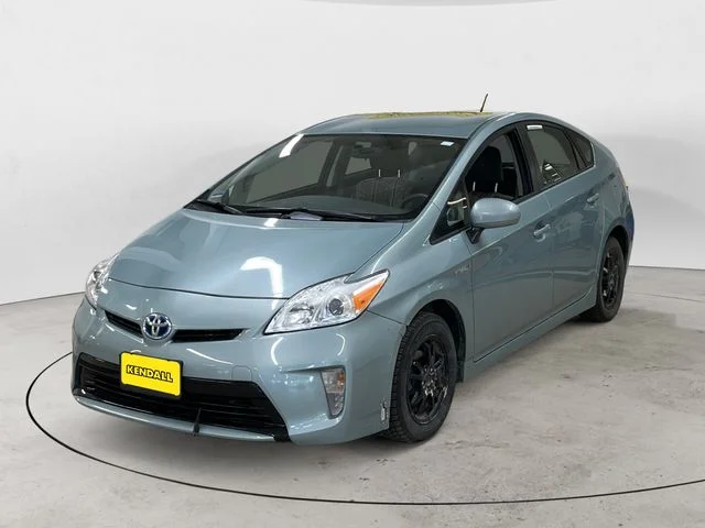 2013 Toyota Prius Two's photo