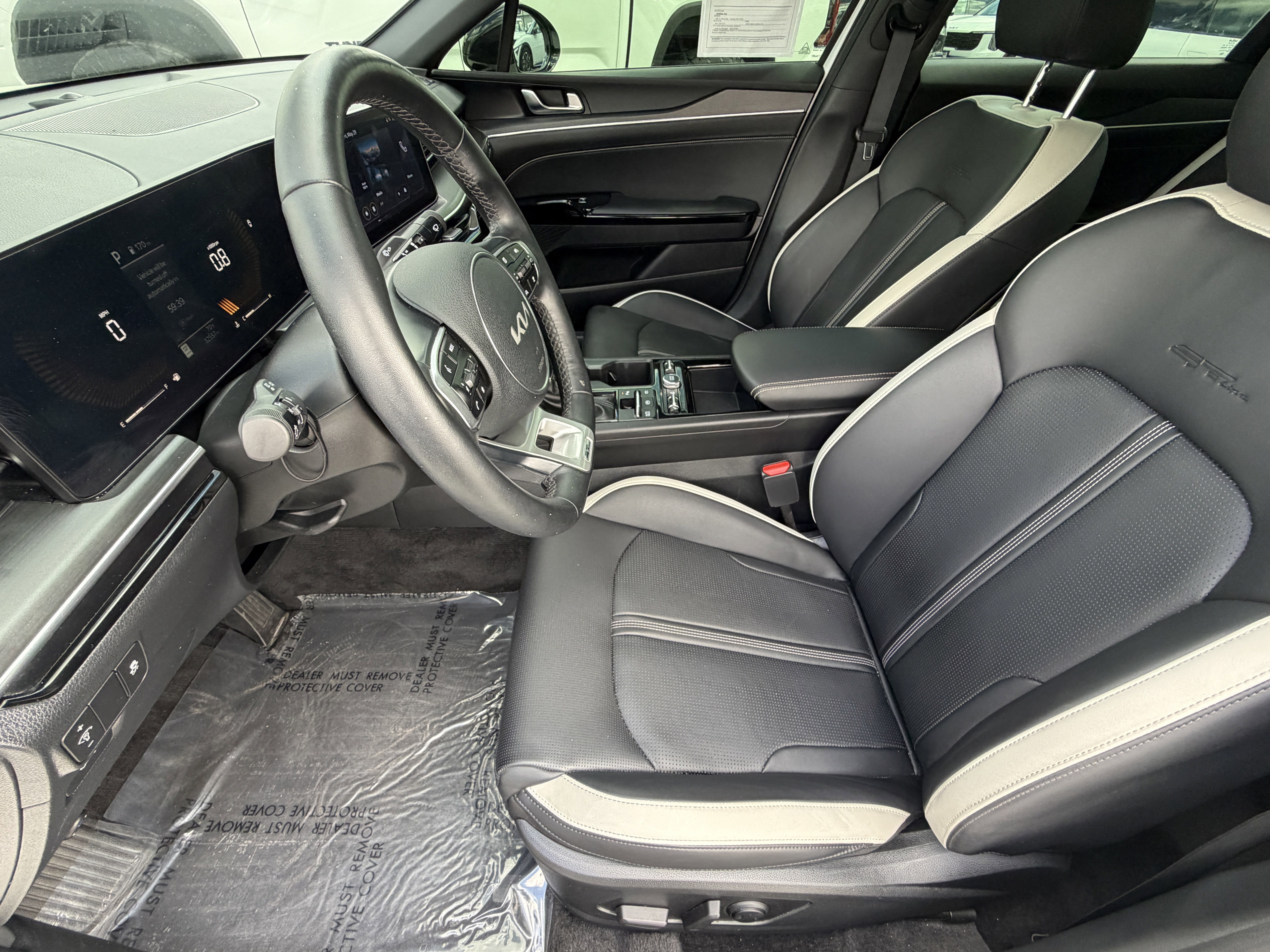 Certified Used 2025 Snow White Pearl Kia GT-Line image 15