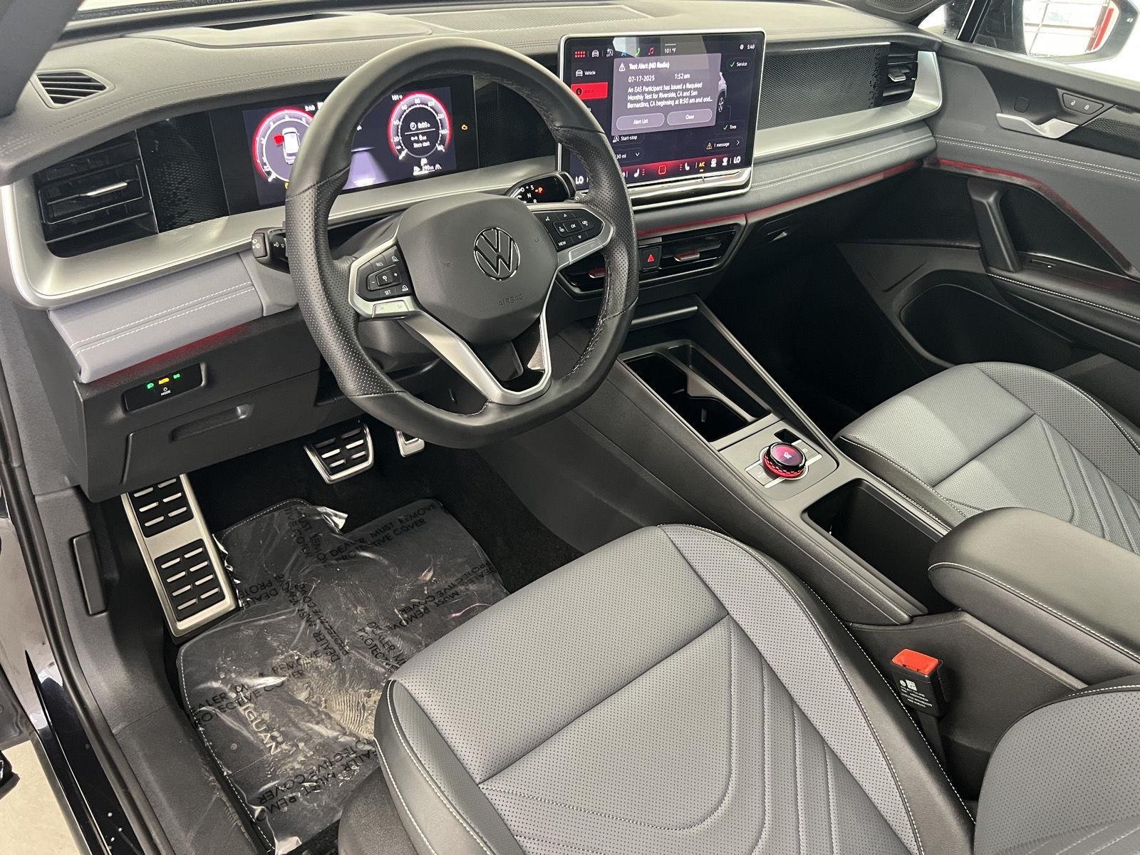 2025 Volkswagen Tiguan SE R-LINE BLACK - Photo 13