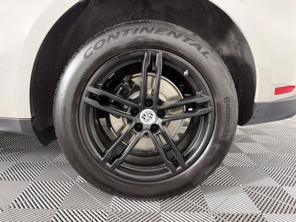 Certified Used 2022  Porsche  image 15