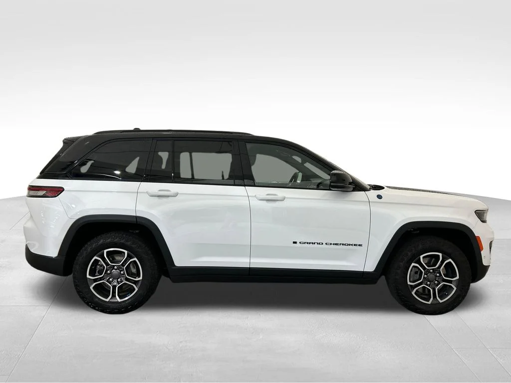 Used 2023 White Jeep Trailhawk 4xe image 8