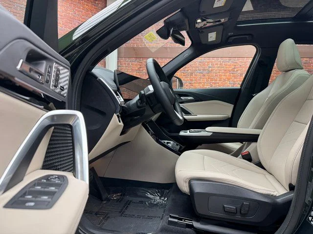 2025 BMW X1 28i - Photo 22