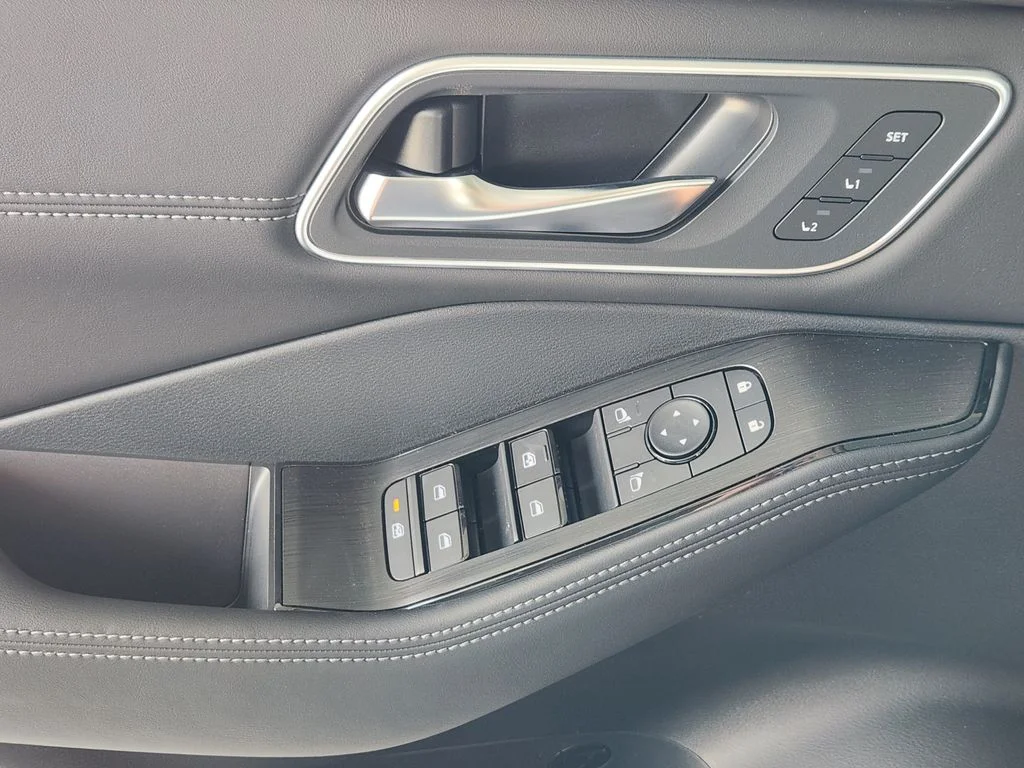 New 2026 Obsidian Green Pearl Nissan Platinum image 17