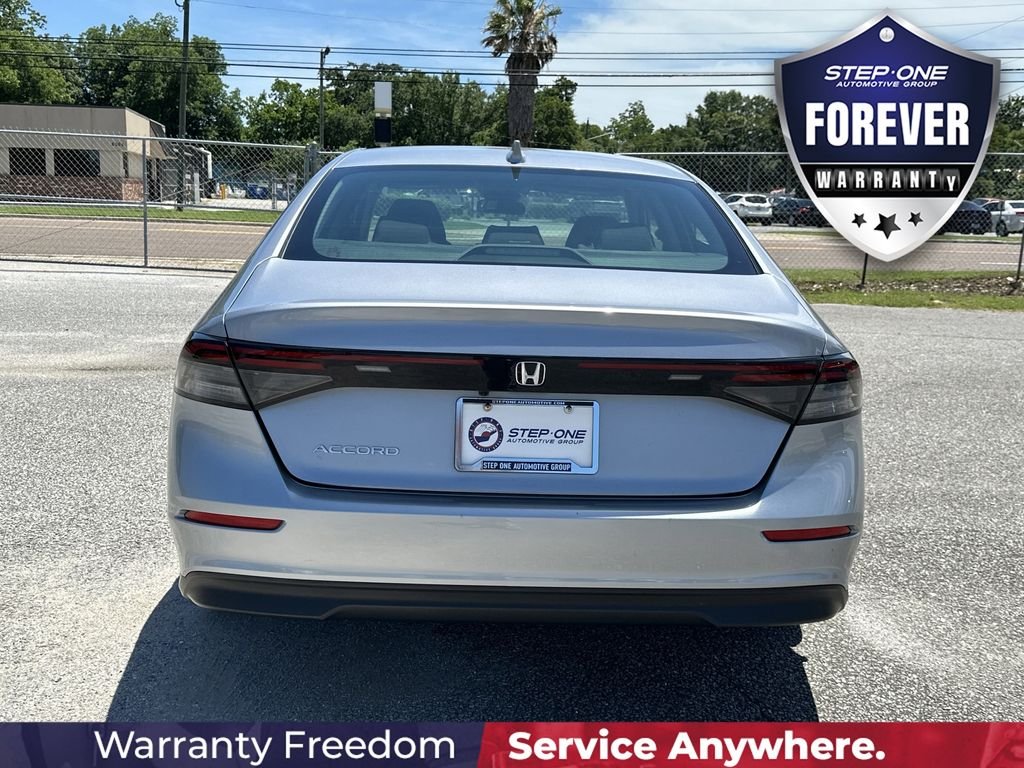 Used 2023  Honda EX image 6