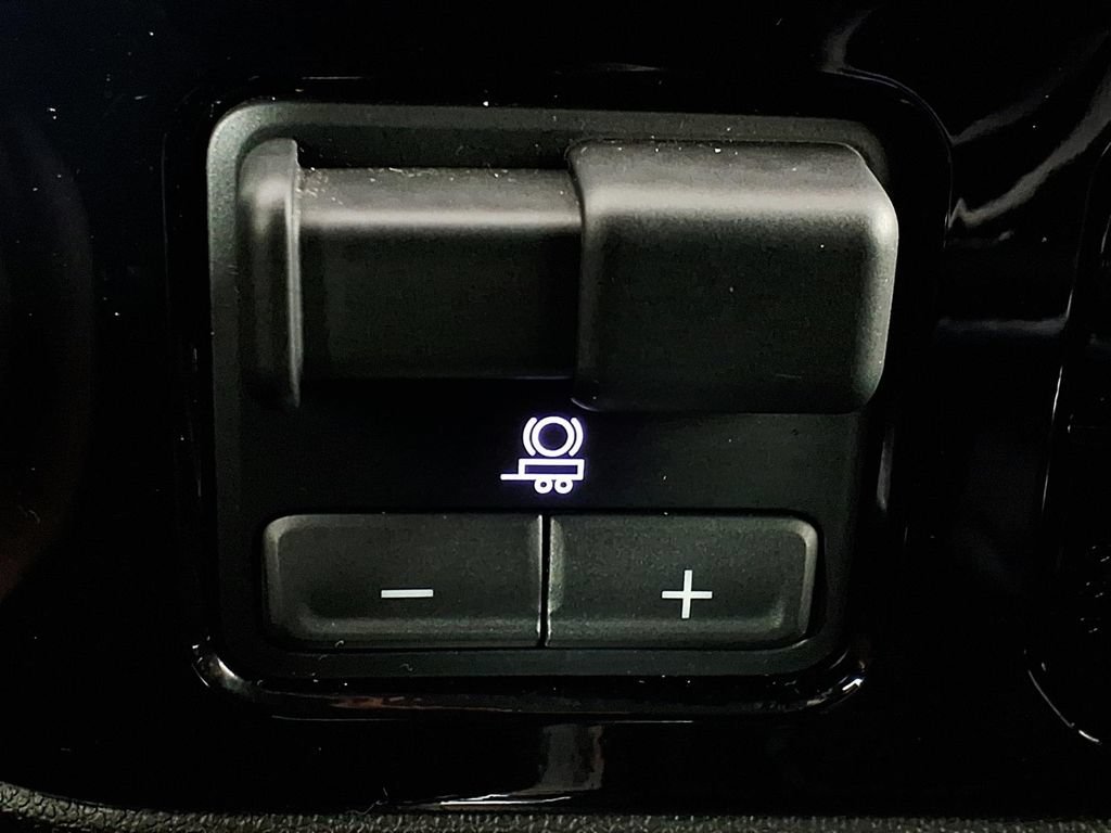 Used 2024 Summit White Chevrolet LT image 23