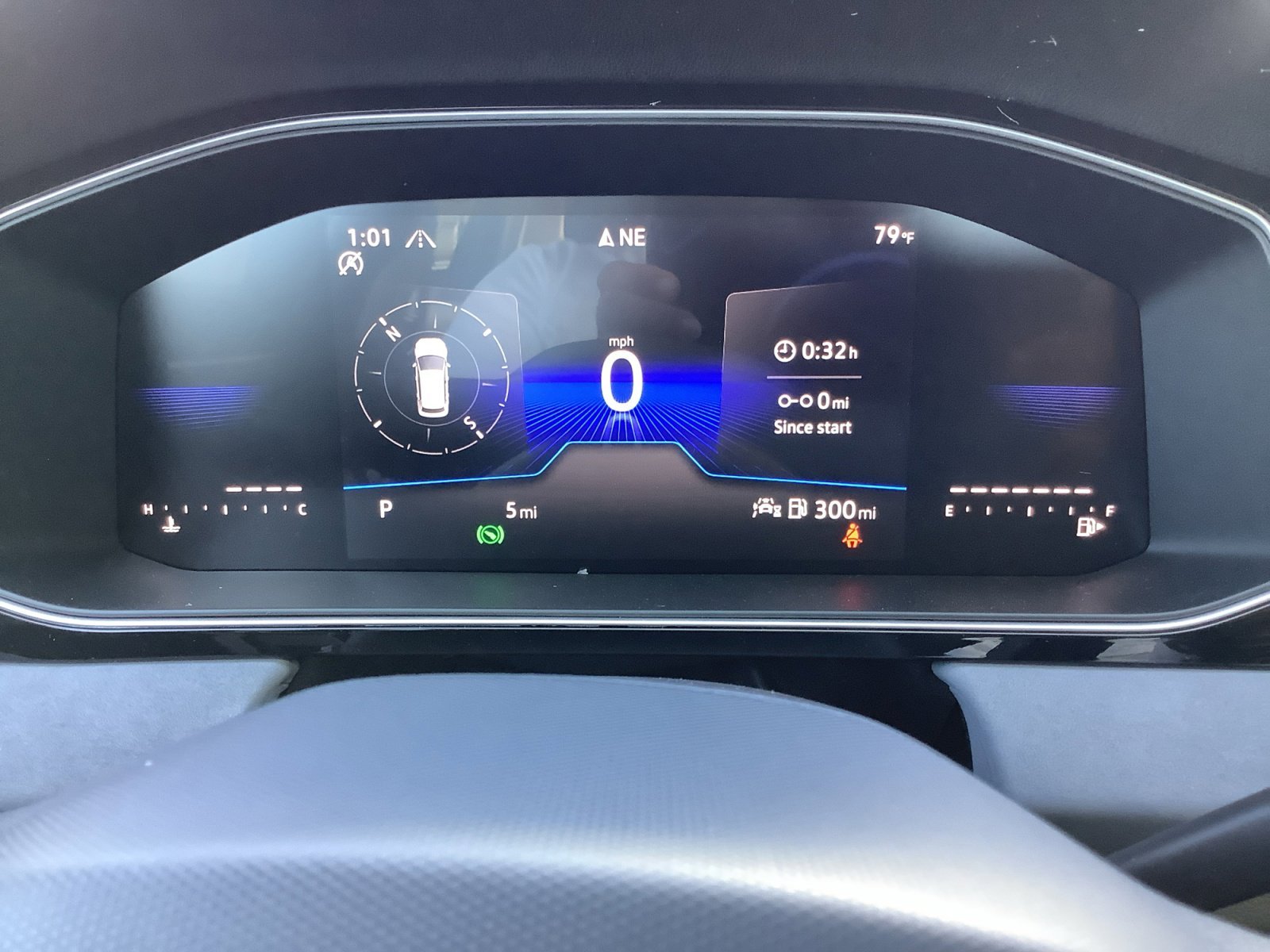 New 2026 PLATINUM GRAY M Volkswagen SE image 20