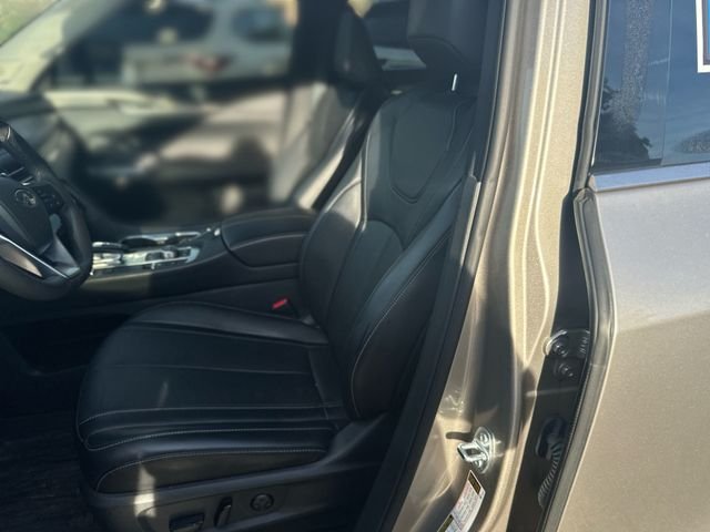 Used 2023 Silver INFINITI LUXE image 13