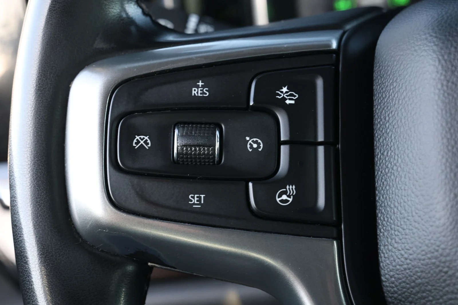 Used 2023 White Chevrolet LT image 23