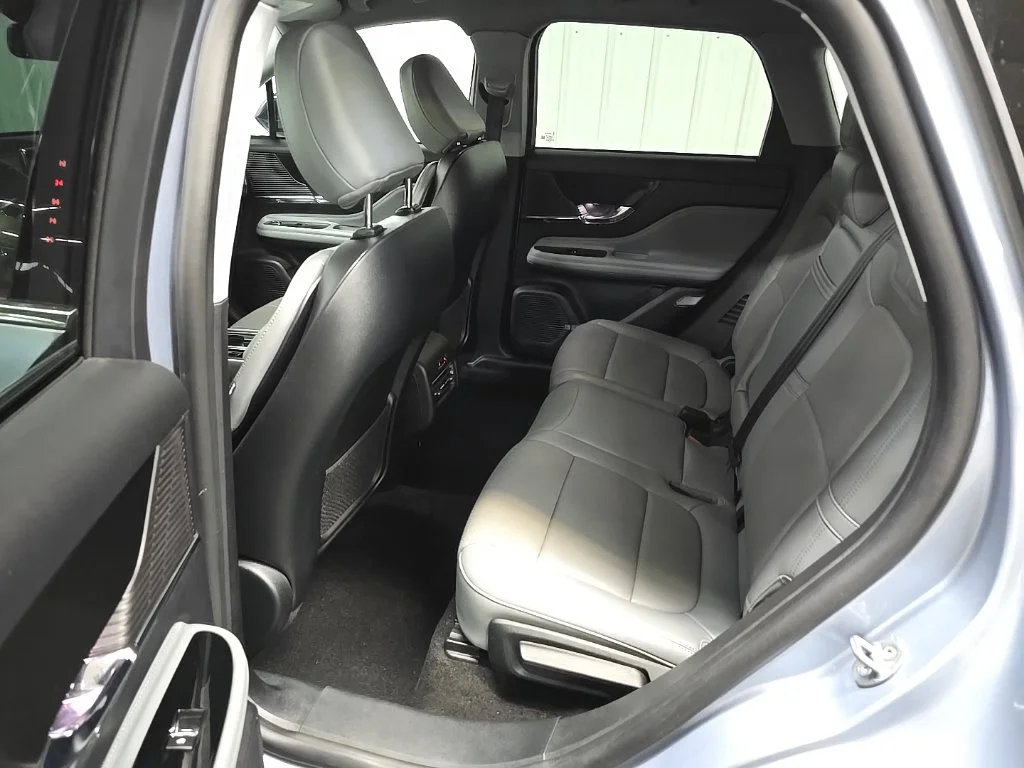 Used 2022 Blue Lincoln Standard image 32