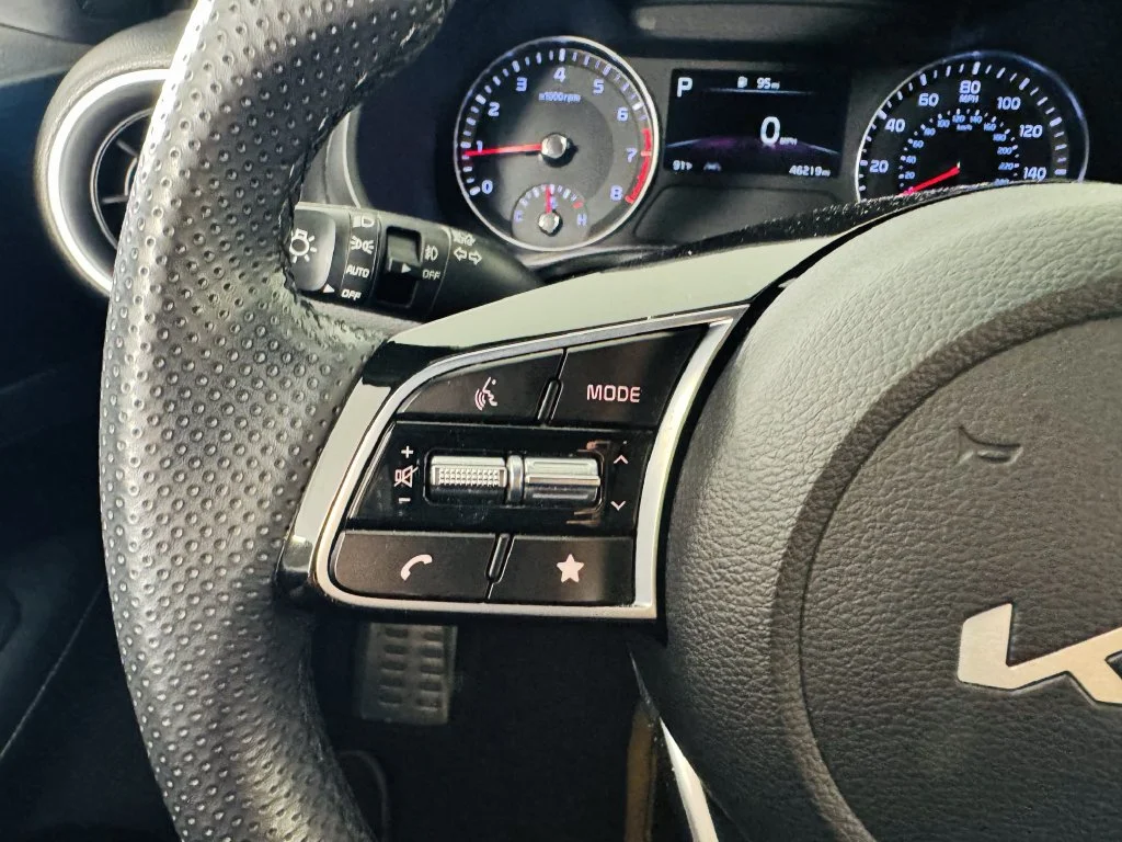 Used 2023 White Kia GT-Line image 11