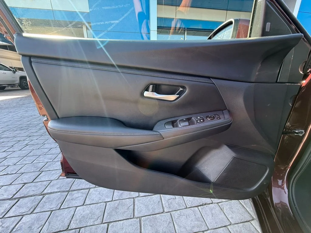 Used 2024  Nissan SV image 25