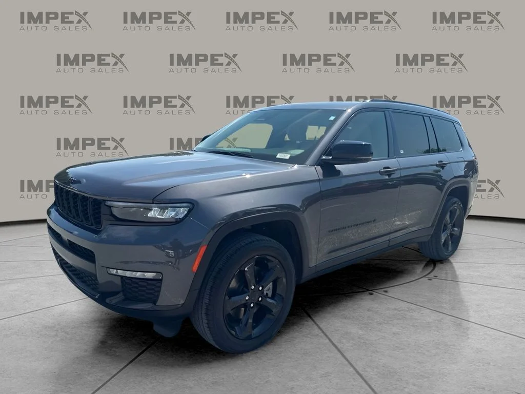 Used 2025 Gray Jeep Limited image 1