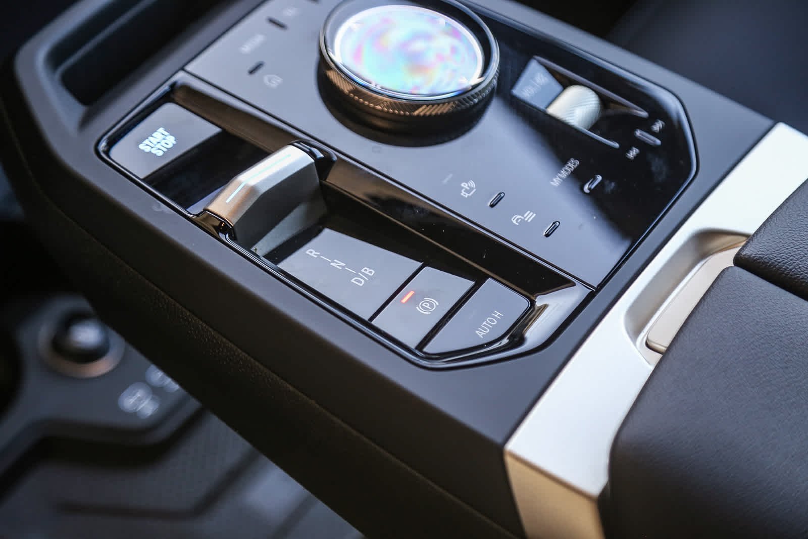 2025 BMW iX 50 - Photo 16