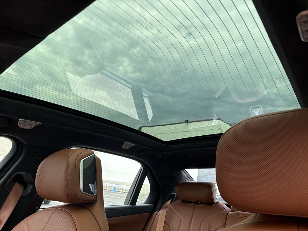 New 2026 Black BMW 760i xDrive image 22