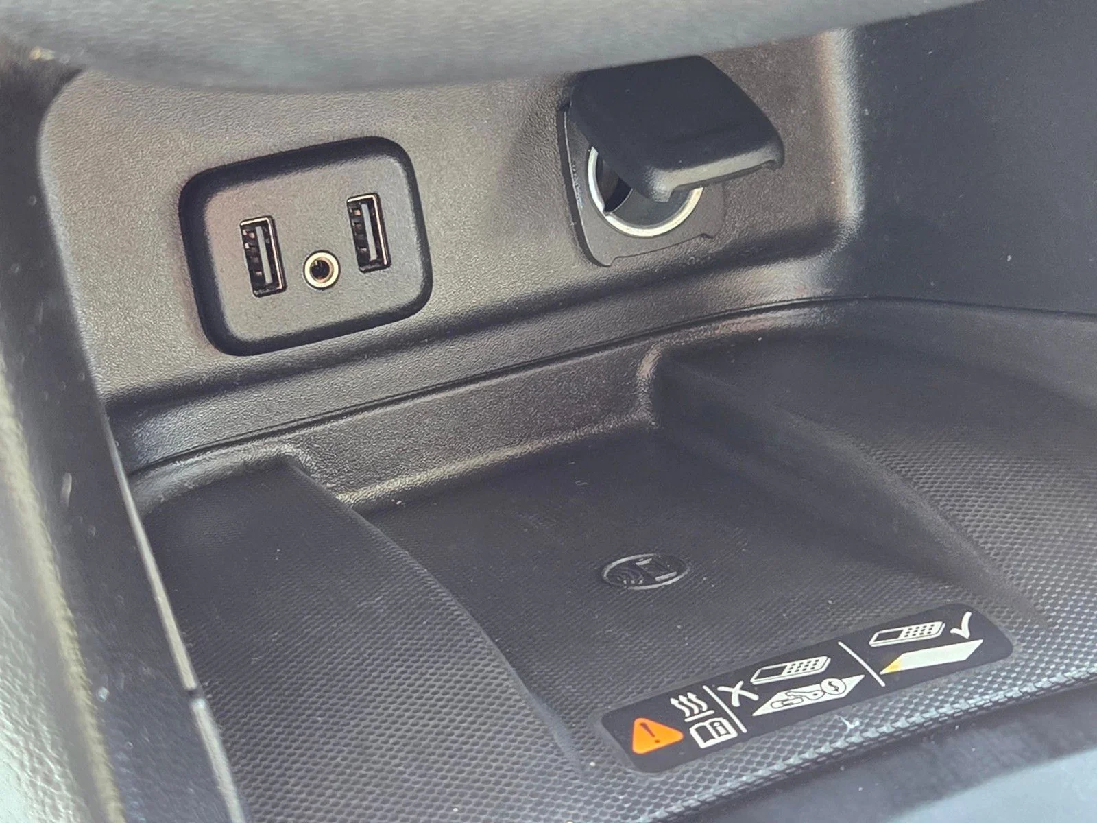 Used 2018 Mosaic Black Metallic Chevrolet Premier image 22