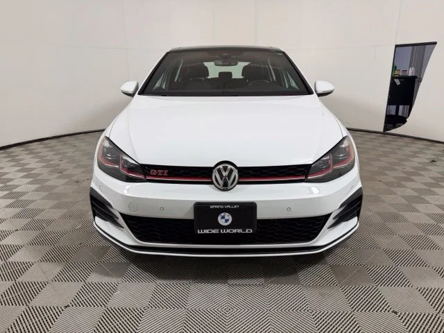 Used 2020 White Volkswagen Autobahn image 2
