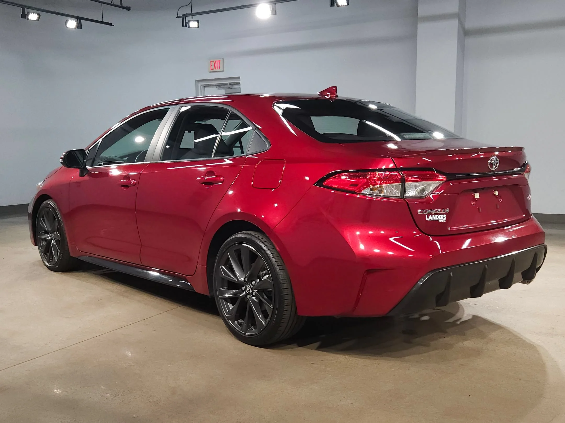 Used 2025 Ruby Flare Pearl Toyota SE image 5