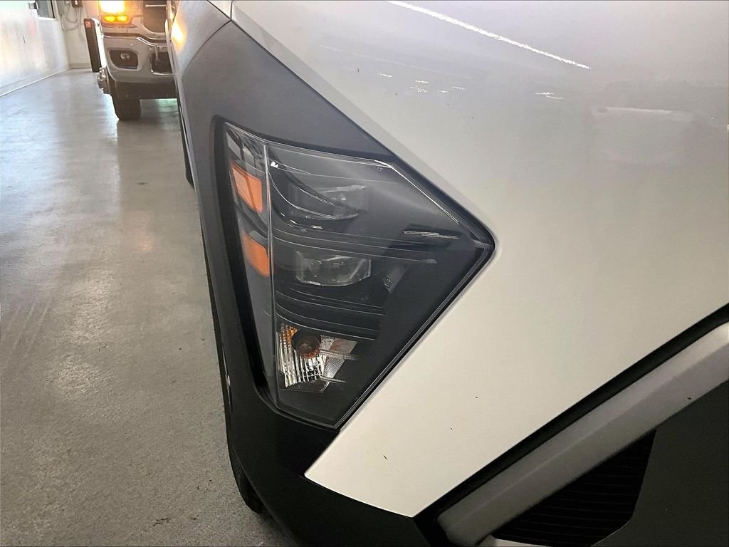Used 2025 Atlas White Hyundai SEL image 30